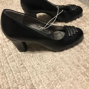 ✨Life Stride Black Shoes ~NWT , Size 8M